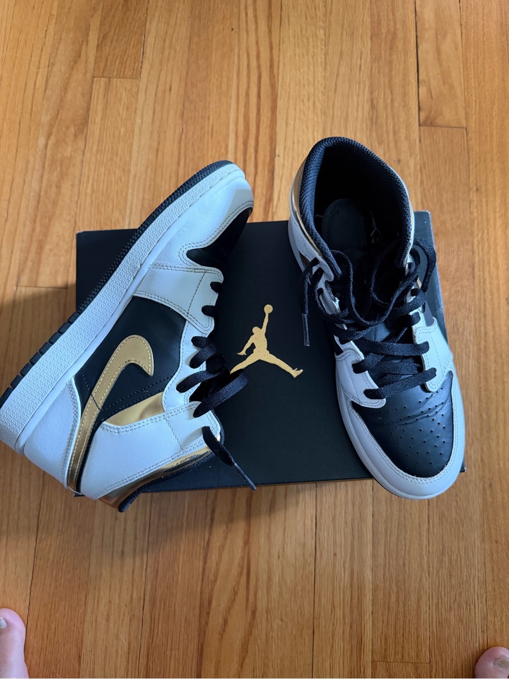 Nike Air Jordan 1 Mid (GS) Sneakers in Black/White/Gold size 7Y (Fits Women 8.5)